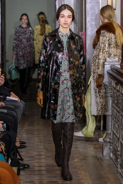 Look 44